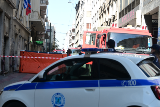 Ισχυρή έκρηξη στον Κορυδαλλό – Ζημιές σε αυτοκίνητα και σπίτια [βίντεο]
